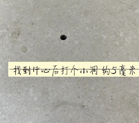 侯马瓷砖空鼓维修公司专业解答在瓷砖铺贴过程中，如果砂料搅拌不均匀，将会带来以下问题